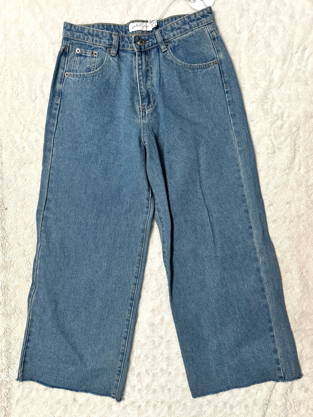 NWT- Petal & Pup Frayed Hem Wide Leg Cropped Jean